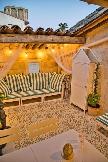 Appartement-Terrasse Centre Historique Uzès Esterno foto