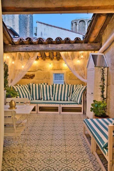 Appartement-Terrasse Centre Historique Uzès Esterno foto